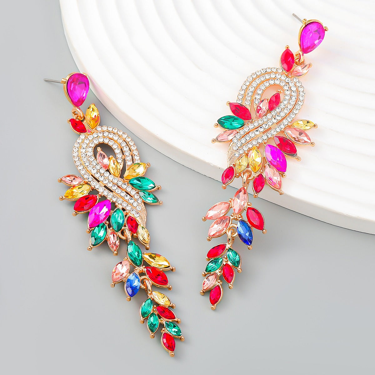 Inlaid Diamond Geometric Leaf Color Diamond Earrings